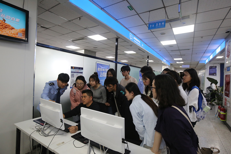 会计学院学生参加金堂县税务局主办的“法治中国·公平税收——未来财务人法治实践启航行动”实践活动