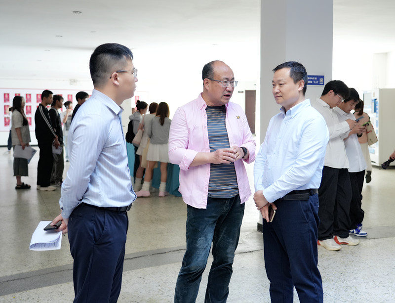 人工智能与大数据学院举行2025届毕业生专场招聘会
