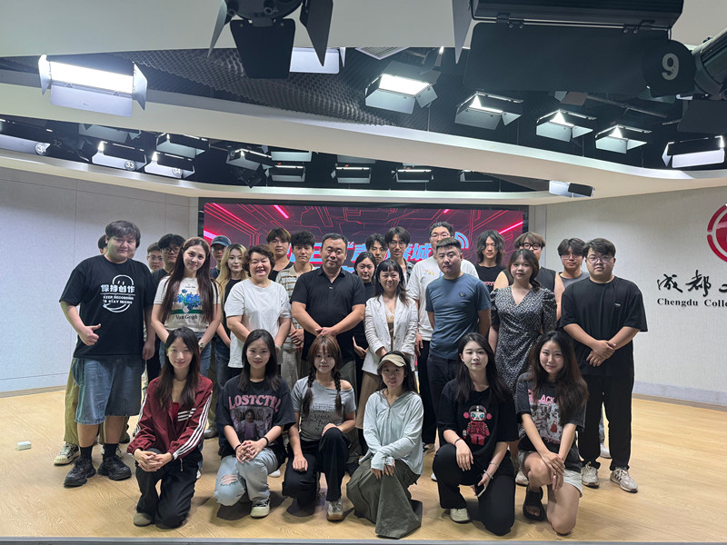 2025“声动蓉城”配音训练营在传媒与演艺学院顺利开展