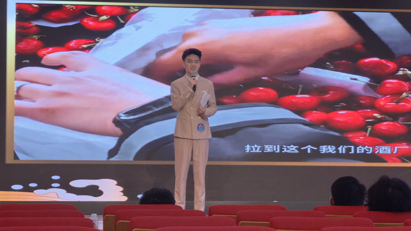传媒与演艺学院学生在第十届四川省大学生主持人大赛中喜获佳绩