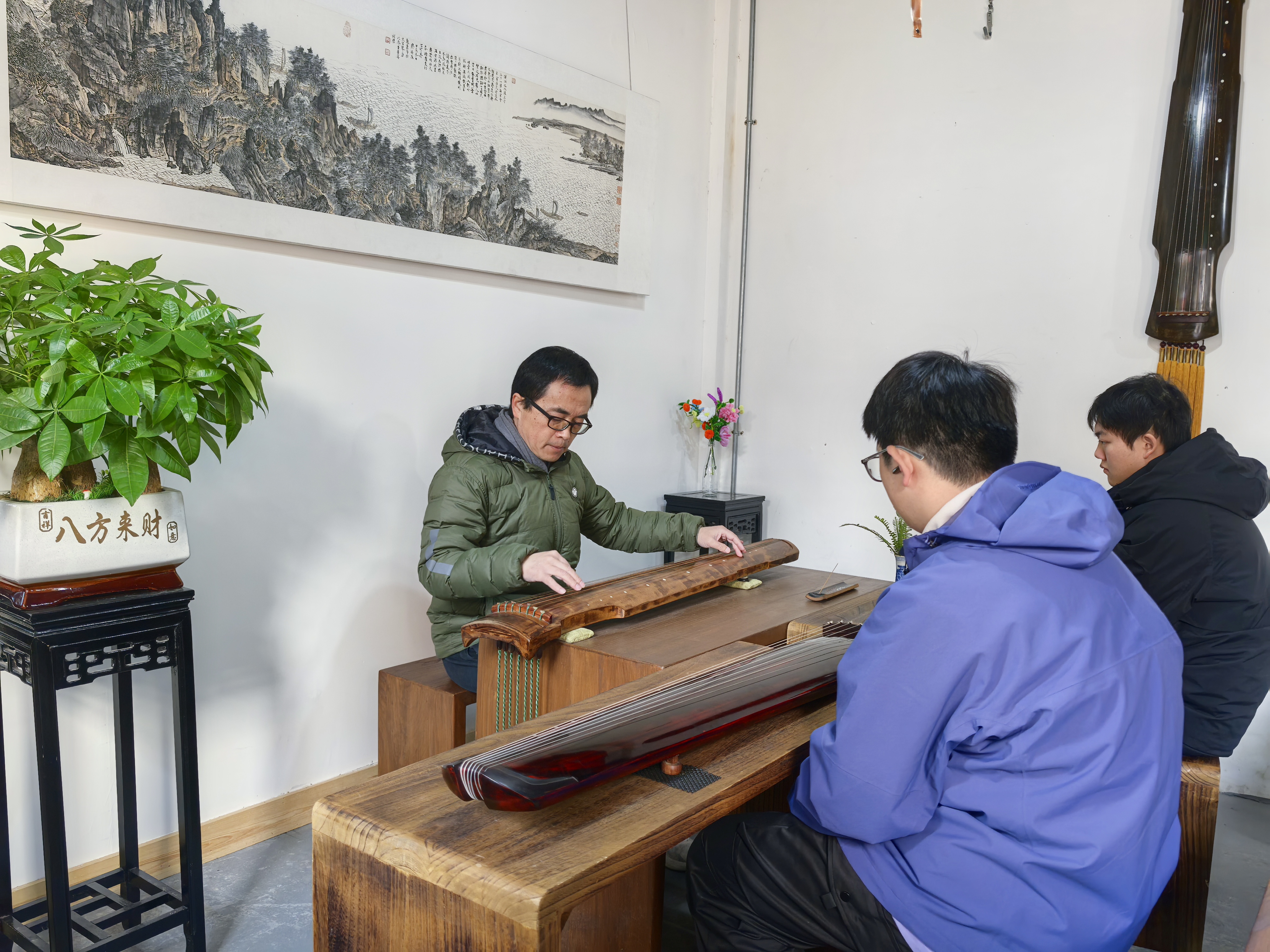 教育学院组织国际班学生赴城厢古镇开展非遗项目运营现状调研活动