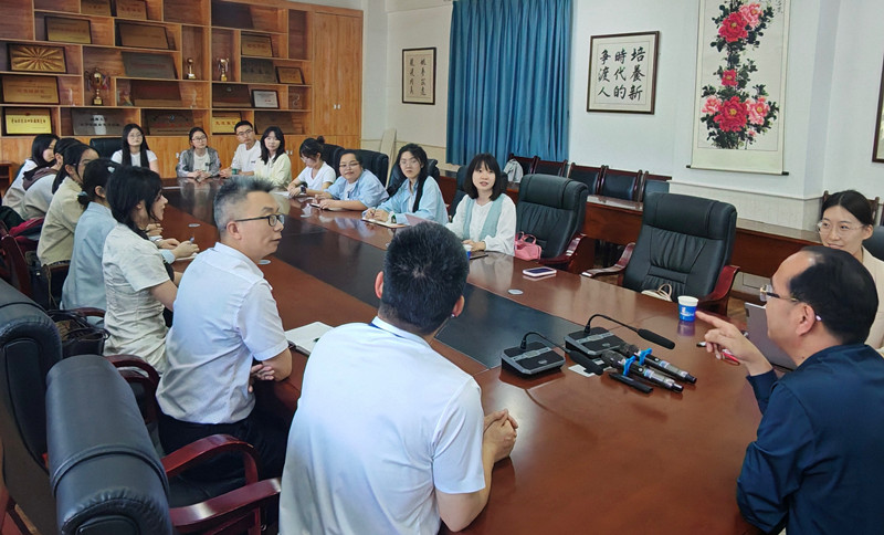 文法学院2023级汉语言文学(师范)优秀学生代表 赴青白江区姚渡学校开展教育实践交流