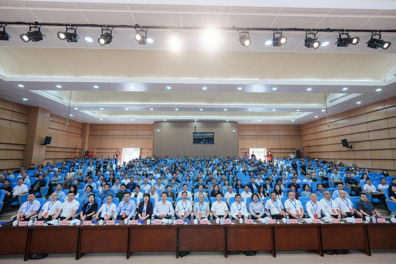 学校副校长张昊带队参加四川省应用型本科高校联盟第十次工作会