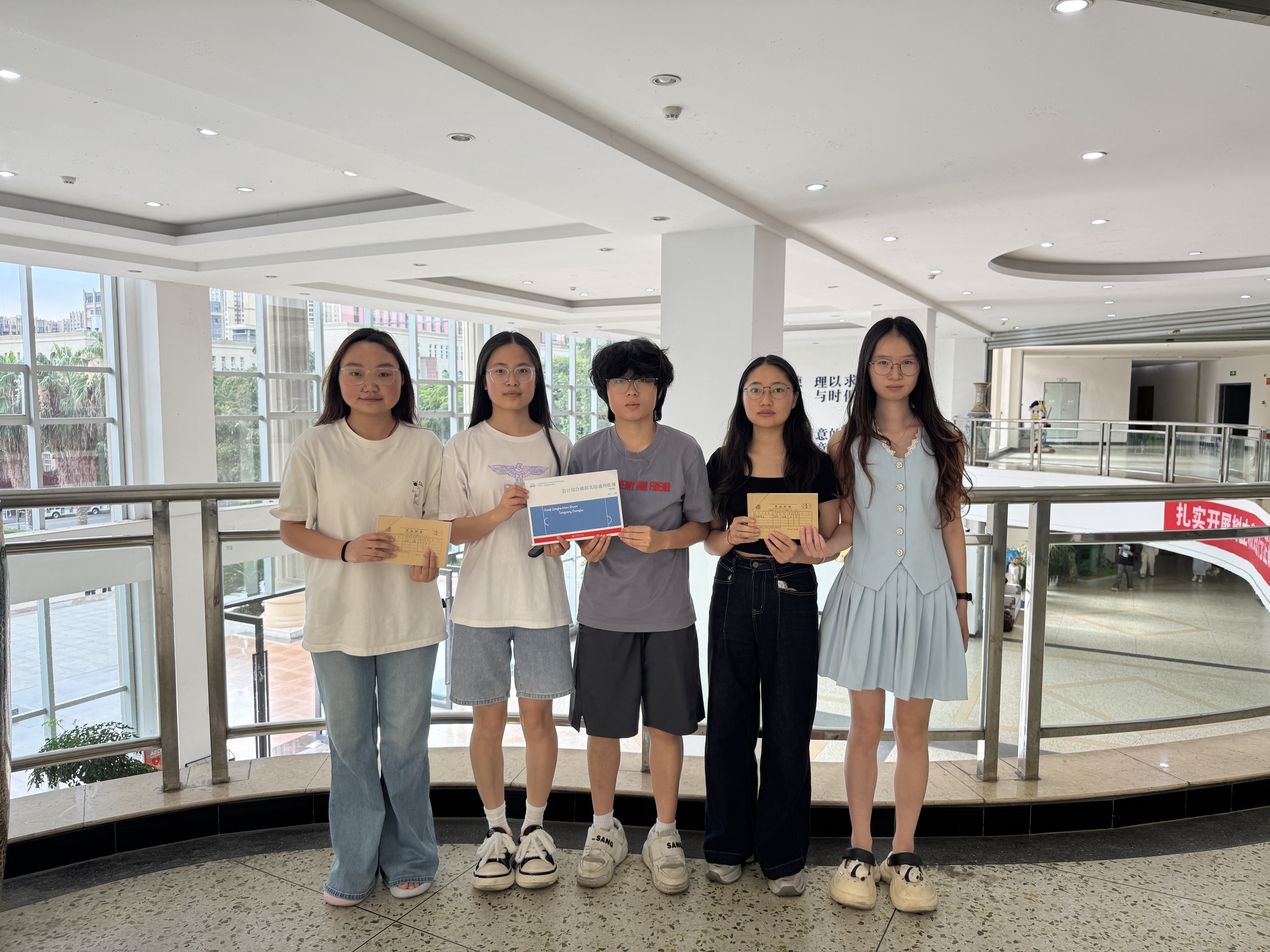 匠心筑账 技展芳华——会计学院学子在第六届“立信杯”全国会计技能大赛(手工账务处理)创佳绩